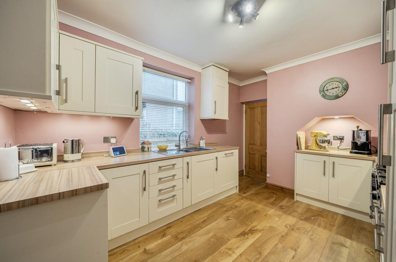 Carnglas Road, Sketty, Swansea, SA2 9BL